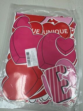 71 piece Valentine’s Day envelope bulletin board decor pink and Red Heart new